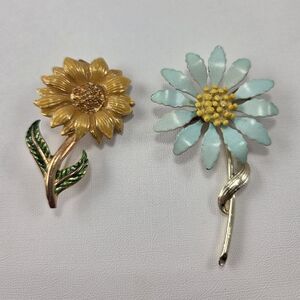 Vintage 60s Enameled Brooch Set, Sunflower & Daisy Gold/Silvertone